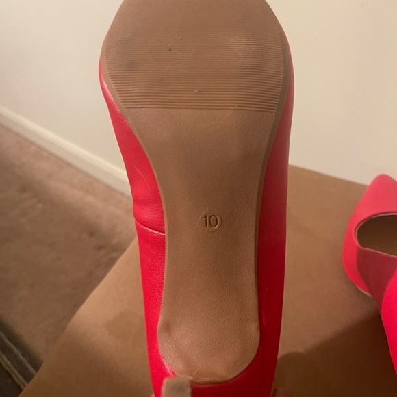 Red heels - Picture 4 of 4